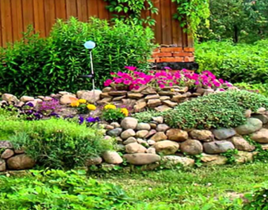 ইউটিউব চ্যানেল খোলার পিছনে অবশ্য তাঁর ভাইয়ের অবদানও কম নয়। ভাই ববির পরামর্শেই তিনি ইউটিউবে ভিডিয়ো আপলোড করতে শুরু করেন।