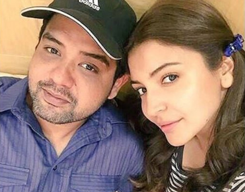 বলিউডে তাঁর প্রিয় অভিনেতা আমির খান। অভিনেত্রীদের মধ্যে অবশ্য এগিয়ে রাখেন বোন, অনুষ্কাকেই।