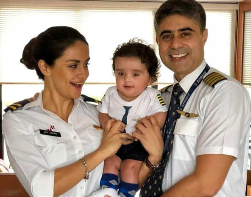 এখন স্বামী ঋষি এবং ছেলে নিহালের ছবি প্রায়ই পোস্ট করেন গুল। জানিয়েছেন, নিহালের জন্মের পরে সুষম খাবার এবং ওয়ার্ক আউটের সাহায্যে দ্রুত বাড়তি ওজন ঝরিয়ে ফেলেছেন তিনি।