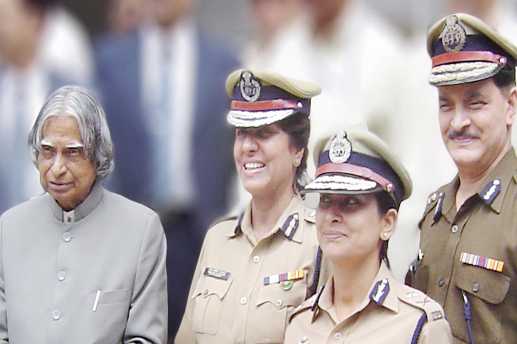 ২০০৪ সালে মেক্সিকোয় ইন্টারপোলের বৈঠকে তিনি ভারতের হয়ে প্রতিনিধিত্ব করেন। জীবনভর কাজের স্বীকৃতিস্বরূপ ১৯৭৭ সালে পেয়েছিলেন রাষ্ট্রপতির পুলিশ পদক। সামগ্রিক পারফরম্যান্সের জন্য পেয়েছিলেন রাজীব গাঁধী পুরস্কারও।