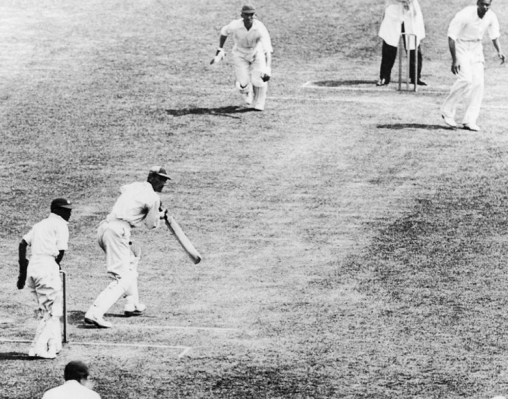 টেস্টে প্রথম জয় পেতে ক্যারিবিয়ানদের অপেক্ষা করতে হয় ছয়টি ম্যাচ। দ্বিতীয় সিরিজের তৃতীয় ম্যাচে ইংল্যান্ডকে ২৮৯ রানে হারিয়ে প্রথম জয় পায় তারা। দ্বিতীয় জয় পায় তারপরের সিরিজে অস্ট্রেলিয়াকে হারিয়ে। সিরিজের শেষ ম্যাচে জয় পায় তারা, তাতে সিরিজে হার বাঁচাতে পারেনি। সেই জয় আসে ১২ নম্বর ম্যাচে।