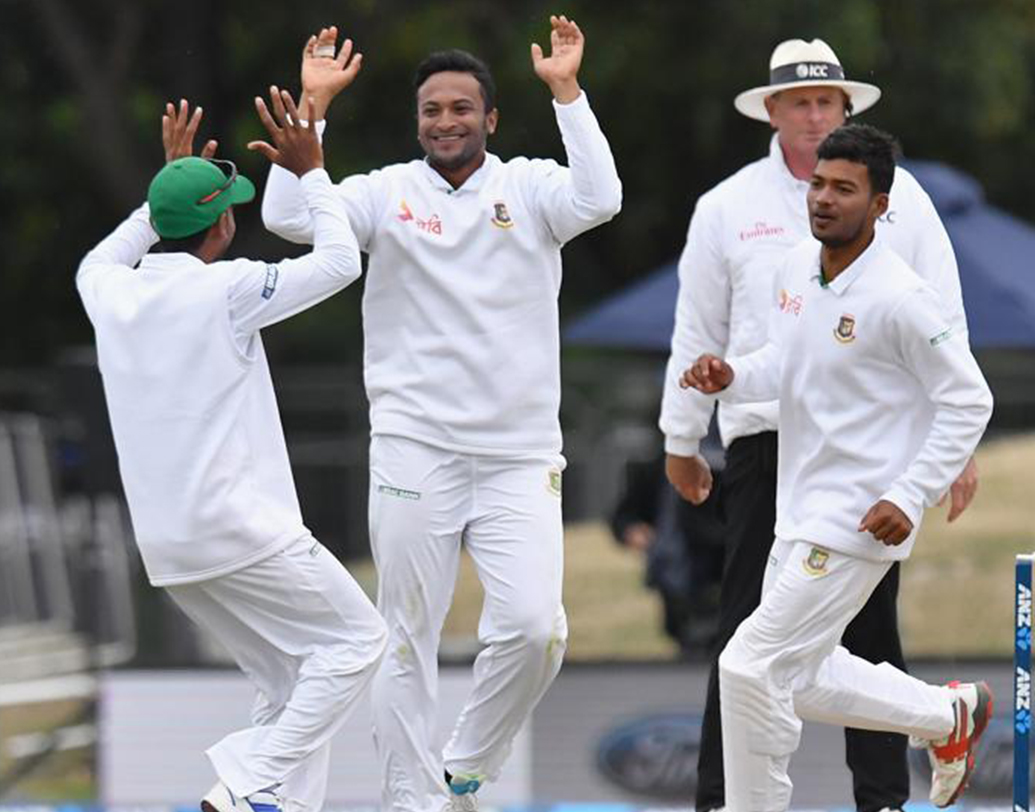 দ্বিতীয় টেস্ট জয়ের স্বাদ পেতে সব চেয়ে বেশি অপেক্ষা করতে হয়েছিল বাংলাদেশকে। ২০০০ সালে প্রথম টেস্ট খেলার পর ২০০৪ সালে জিম্বাবোয়ের বিরুদ্ধে আসে প্রথম জয়। দ্বিতীয় জয় আসে ২০০৯ সালে ওয়েস্ট ইন্ডিজের বিরুদ্ধে। সেই সিরিজ জিতে হোয়াইট-ওয়াশ করে ক্যারিবিয়ানদের। ৬০তম টেস্টে আসে দ্বিতীয় জয়।