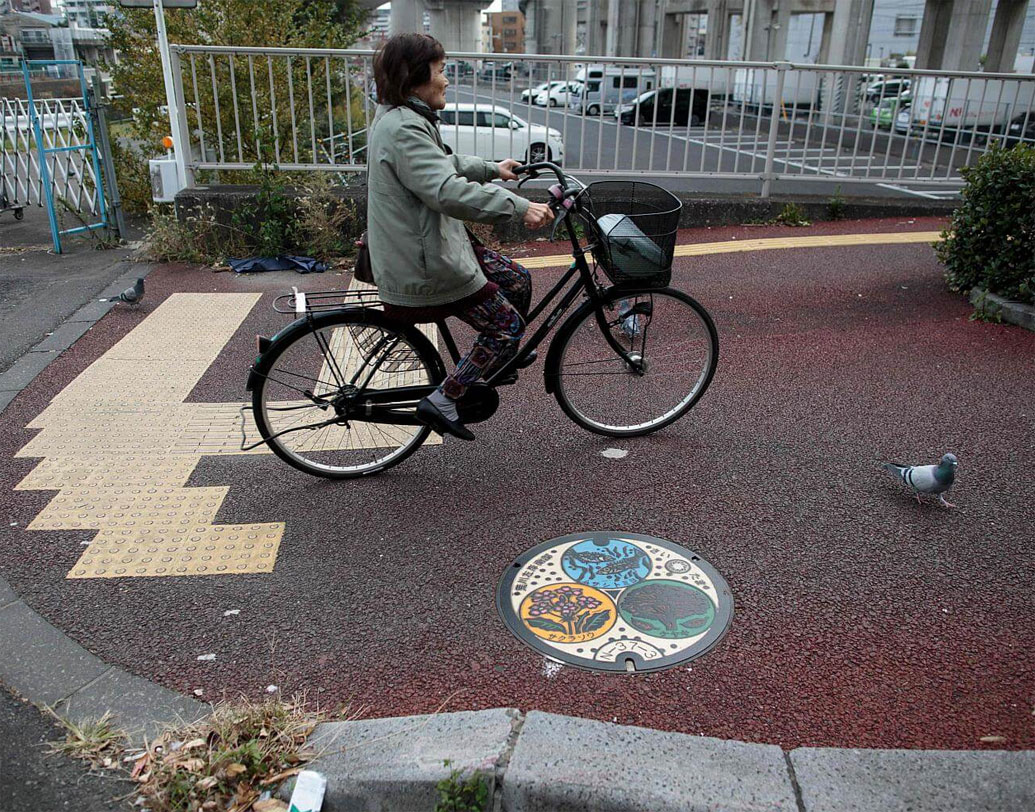 শুরুটা সাদামাটা ভাবে হলেও ম্যানহোলের ঢাকনায় এই শিল্পকর্ম জাপানের সাংস্কৃতিক ক্ষেত্রে রীতিমতো আলোড়ন তুলেছে।
