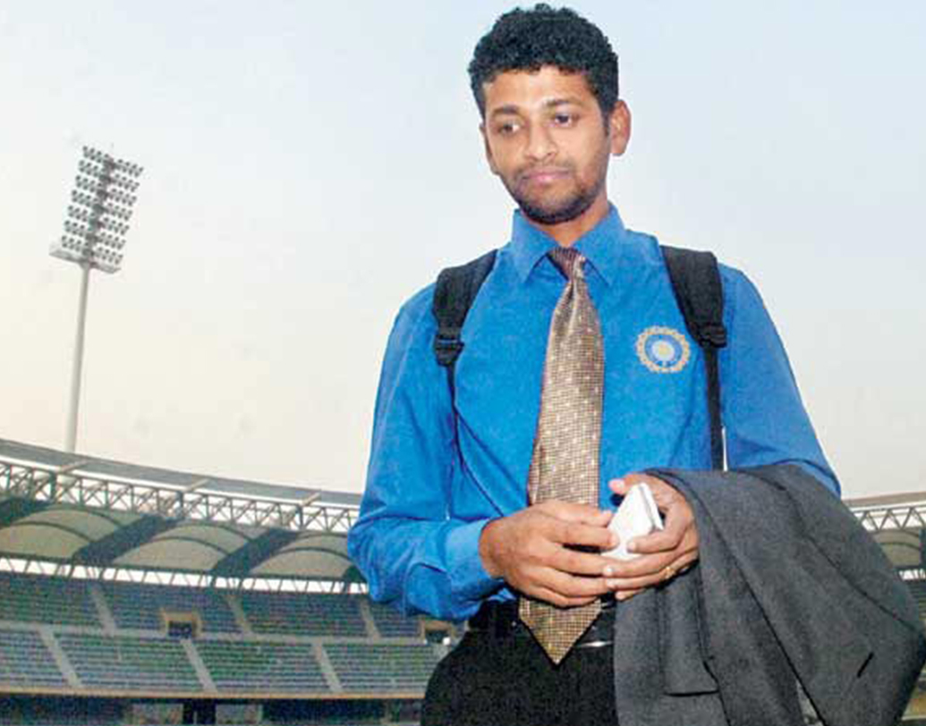 নিয়মিত রঞ্জিতে রান করে যাওয়া অমল মুজুমদার, ২০ বছর ধরে প্রথম শ্রেণির ক্রিকেটই খেলে যান। তাঁর ৩০টি শতরান, আটটি রঞ্জি ট্রফি জয় প্রধান নির্বাচকদের দরজায় কড়া নাড়লেও তা খুলতে পারেনি। ভারতীয় ক্রিকেটের উপেক্ষিত নায়ক হয়েই থাকতে হয়েছে তাঁকে।