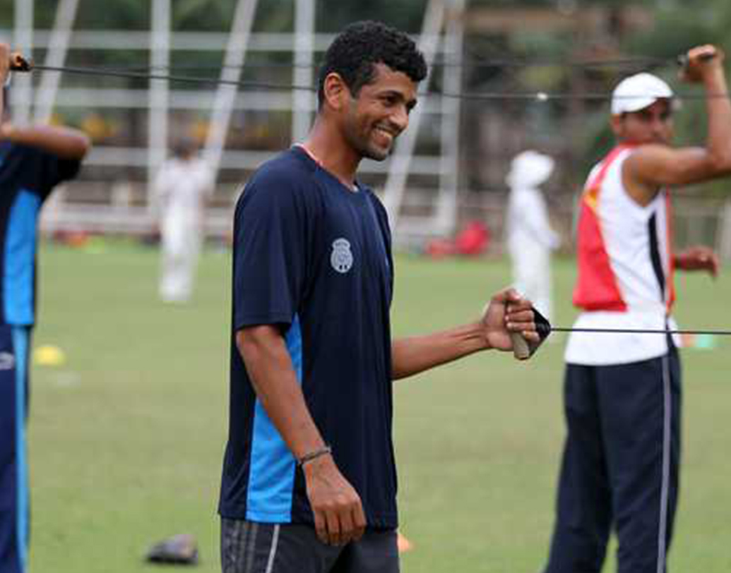 ভারতের ব্যাটিং কোচ হওয়ার জন্য আবেদন করলেও রয়ে গিয়েছেন উপেক্ষিতই। ক্রিকেটার হিসেবে না হলেও ৪৪ বছরের অমলকে প্রথম আন্তর্জাতিক মঞ্চে সুযোগ করে দিল দক্ষিণ আফ্রিকা। তাঁদের ব্যাটিং কোচ হিসেবে ডেকে নিল অমলকে। বুমরাদের সামলাতে ফ্যাফদের সাহায্য করবেন তিনি।