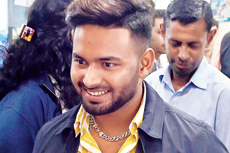 Rishabh Pant Age Hairstyle Urvashi Rautela Story IPL 2022