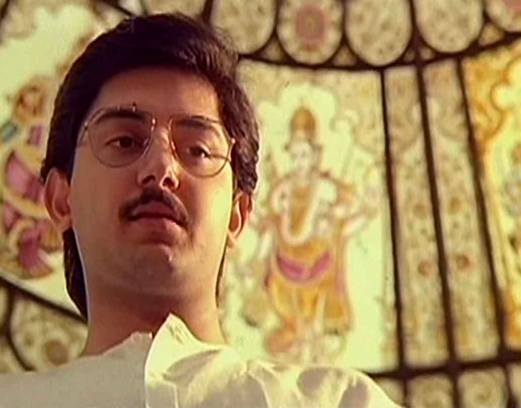 মডেলিং করতে করতেই চোখে পড়ে যান মণিরত্নমের। তাঁর এবং পরিচালক সন্তোষ শিবনের কাছেই অভিনয়ের অ-আ-ক-খ শেখা। প্রথম ছবি ‘থলপথি’ মুক্তি পেয়েছিল ১৯৯১ সালে। মণিরত্নমের পরিচালনায় এই তামিল ছবিতে নবাগত অরবিন্দ অভিনয় করেছিলেন রজনীকান্ত, মাম্মুত্তির মতো নামী অভিনেতাদের সঙ্গে।