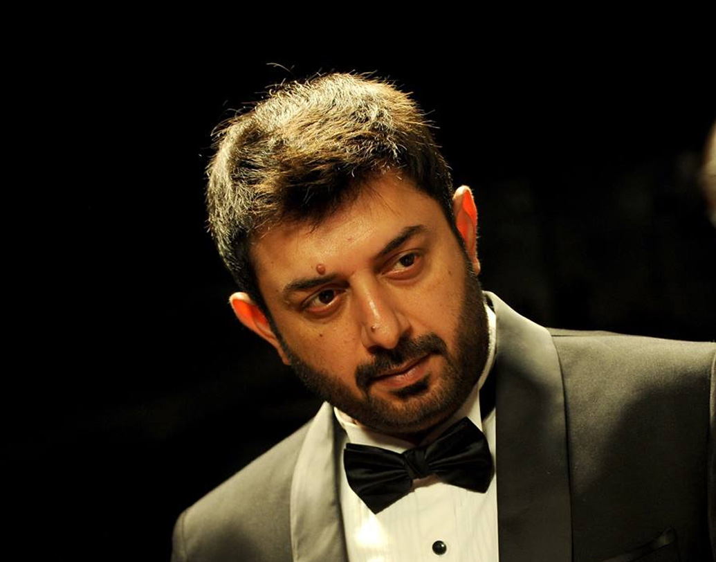 দক্ষিণের ছবিতে আবার ধীরে ধীরে নিয়মিত অভিনয় শুরু করেছেন অরবিন্দ স্বামী। চলতি বছরে মুক্তি পেয়েছে তাঁর চারটি ছবি। অভিনয়ে ফেরার পাশাপাশি ব্যক্তিগত জীবনেও এসেছে নতুন পর্ব। ২০১২ সালে অরবিন্দ বিয়ে করেন আইনজীবী অপর্ণা মুখোপাধ্যায়কে।