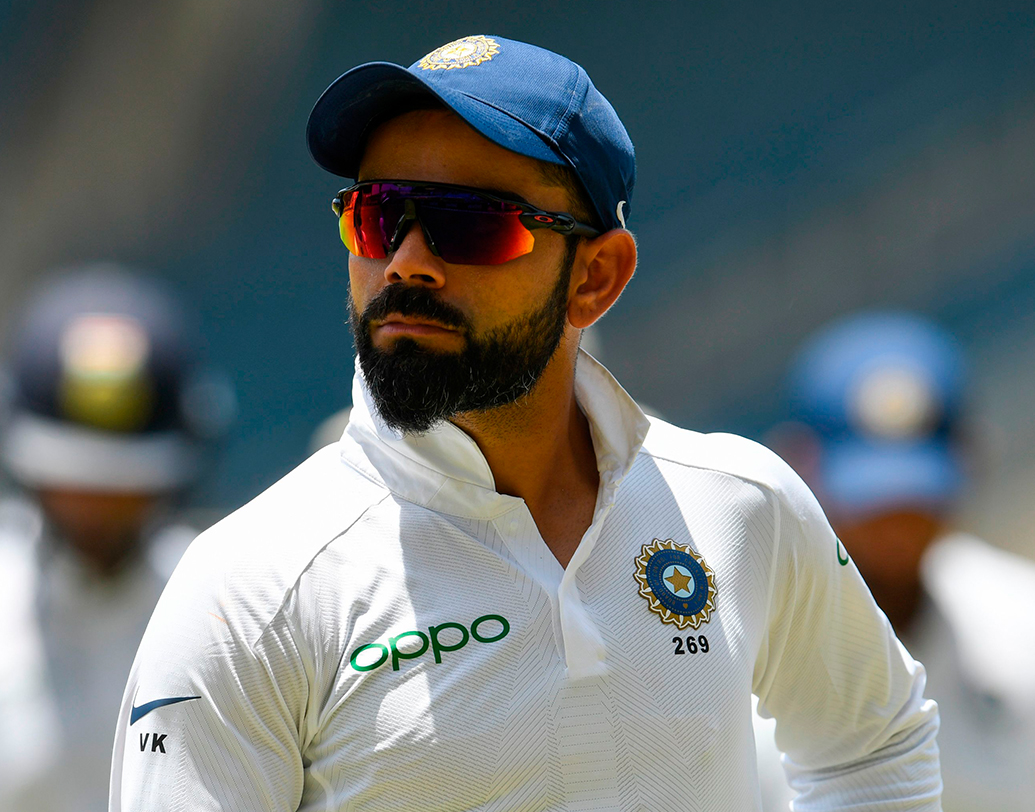 বিরাট কোহালি- শুধু ভারতের নয়, তাঁকে বিশ্বের সেরা ব্যাটসম্যান মনে করেন অনেক বিশেষজ্ঞই। কিন্তু সেই জায়গায় ভাগ বসাতে চলে এসেছেন স্টিভ স্মিথ। একে অপরকে ছাপিয়ে যাওয়ার লড়াইতে এই সিরিজ কাজে লাগাতে চাইবেন কিং-কোহালি।