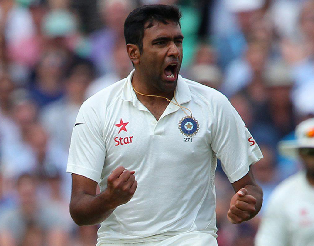 রবিচন্দ্রন অশ্বিন- এক স্পিনার ফর্মুলাতে খেলায় আগের সিরিজে সুযোগ পাননি। ভারতের মাটিতে অবশ্যই দু’জন স্পিনারে খেলবেন বিরাটরা। সুযোগ তিনি পাবেন আশা করা যায়। অনেকদিন পর তাঁকে প্রথম একাদশে দেখা যেতে চলেছে বলে মনে করা হচ্ছে।