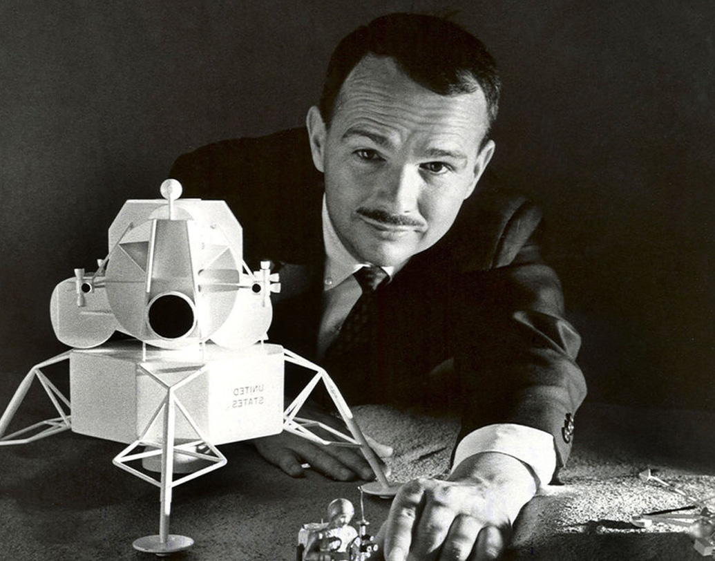 ১৯৪২ সালে শুমেকার পরিবার আবার ফিরে আসে লস অ্যাঞ্জেলসে। সেখানে ফেয়ারফ্যাক্স হাই স্কুল থেকে ইউজিন ষোলো বছর বয়সে শেষ করলেন হাই স্কুলের পাঠ। ১৯৪৪-এ ক্যালিফোর্নিয়া ইনস্টিটিউট অব টেকনোলজিতে ভর্তি হলেন তিনি। ১৯৪৮ সালে, উনিশ বছর বয়সে গ্র্যাজুয়েশন।