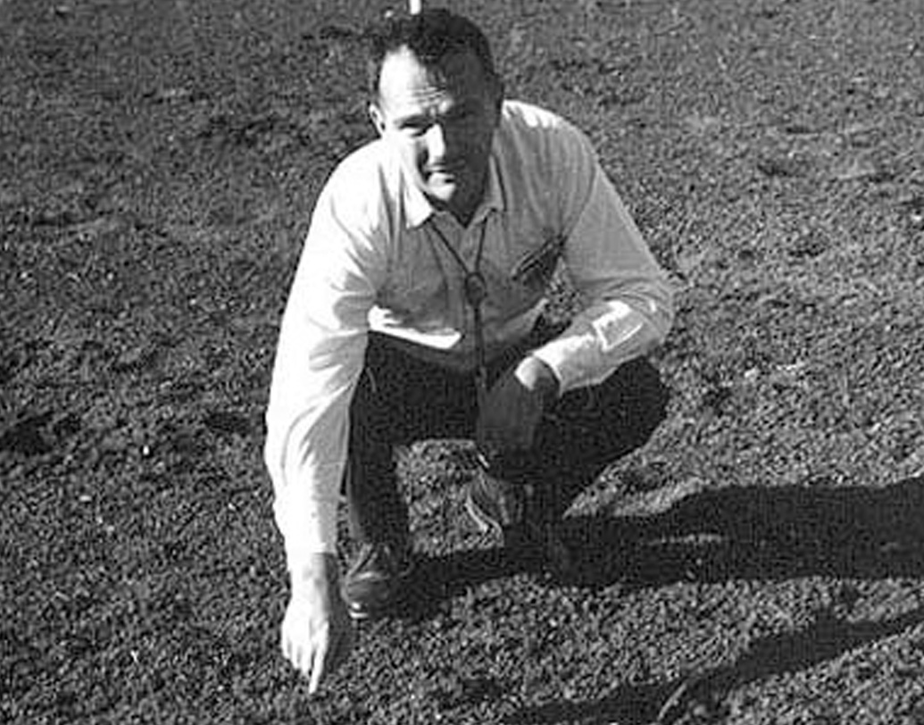 ১৯৫১ সালে বন্ধু রিচার্ডের বোন ক্যারোলিনকে বিবাহ করেন ইউজিন। ভূতত্ত্ব নিয়ে তাঁর আলোচনা শুনেই আকৃষ্ট হন ক্যারোলিন। বলেছিলেন, নীরস বিষয়ের প্রতি আগ্রহ জেগেছিল ইউজিনের প্রাঞ্জল ব্যাখ্যা শুনেই।