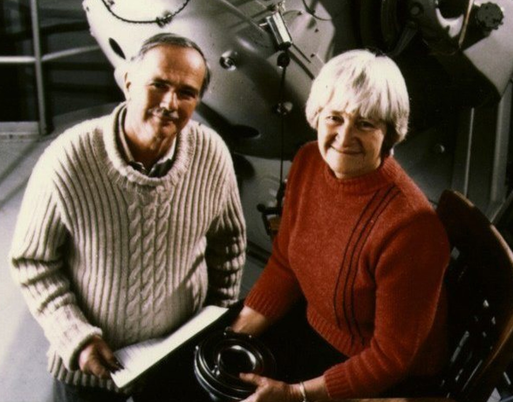 বিয়ের পরে সংসার এবং তিন সন্তান নিয়েই ব্যস্ত ছিলেন ক্যারোলিন। সন্তানরা বড় যাওয়ার পরে স্বামীর পরামর্শেই অ্যাস্ট্রোনমি নিয়ে পড়াশোনা। কঠোর অধ্যবসায়ের জেরে একান্ন বছর বয়সে ক্যারোলিন নতুন করে পথ চলা শুরু করেন প্ল্যানেটরি অ্যাস্ট্রোনমার হিসেবে। তিনি এখনও কাজ করে চলেছেন।