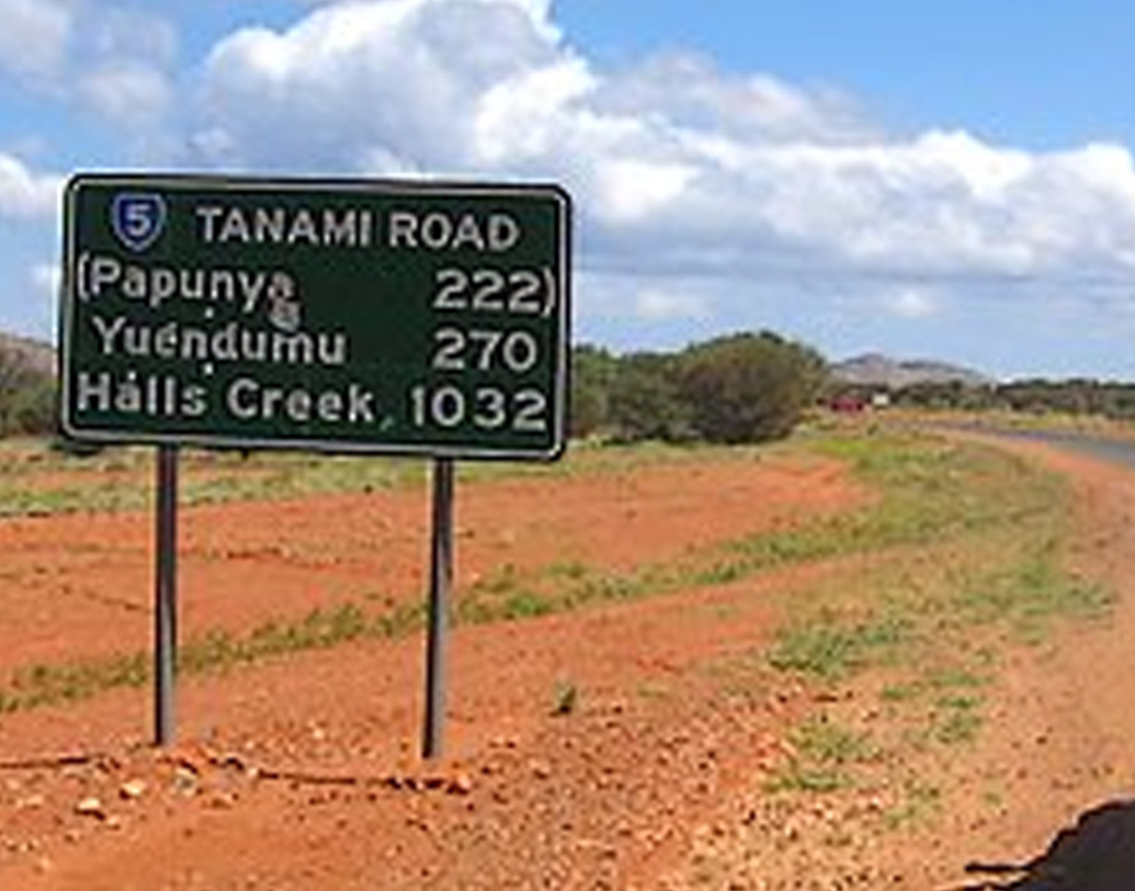 উল্কাপিণ্ডের আঘাতে তৈরি হওয়া নতুন গহ্বরের সন্ধানে সেখানে ছুটে গিয়েছিলেন শুমেকার ও তাঁর স্ত্রী ক্যারোলিন। কিন্তু এ যাত্রা পূর্ণ হল না নতুন আবিষ্কারের স্বপ্ন। ট্যানামি ট্র্যাকে শুমেকারের গাড়ির সঙ্গে মুখোমুখি সংঘর্ষ হয় উল্টো দিক থেকে আসা দ্রুতগতির একটি গাড়ির। দুর্ঘটনায় প্রাণ হারান ইউজিন শুমেকার। গুরুতর আহত হন তাঁর স্ত্রী, ক্যারোলিন।
