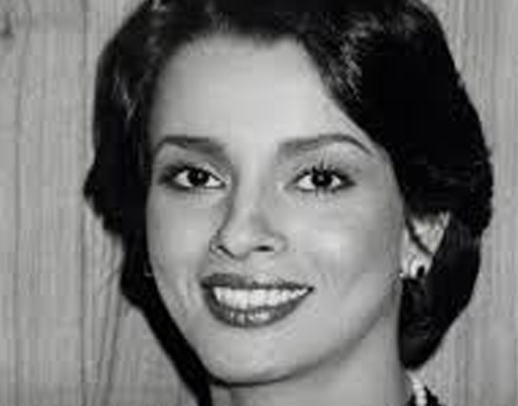 ১৯৯৮ সালের ১৮ অগস্ট হৃদরোগে আক্রান্ত হয়ে মারা যান পরসিস। জীবনের শেষ বছরগুলি মুম্বইয়ে নিঃসঙ্গ জীবন কাটিয়েছিলেন তিনি। যোগাযোগ ছিল কেবল ঘনিষ্ঠ বন্ধুদের সঙ্গে।