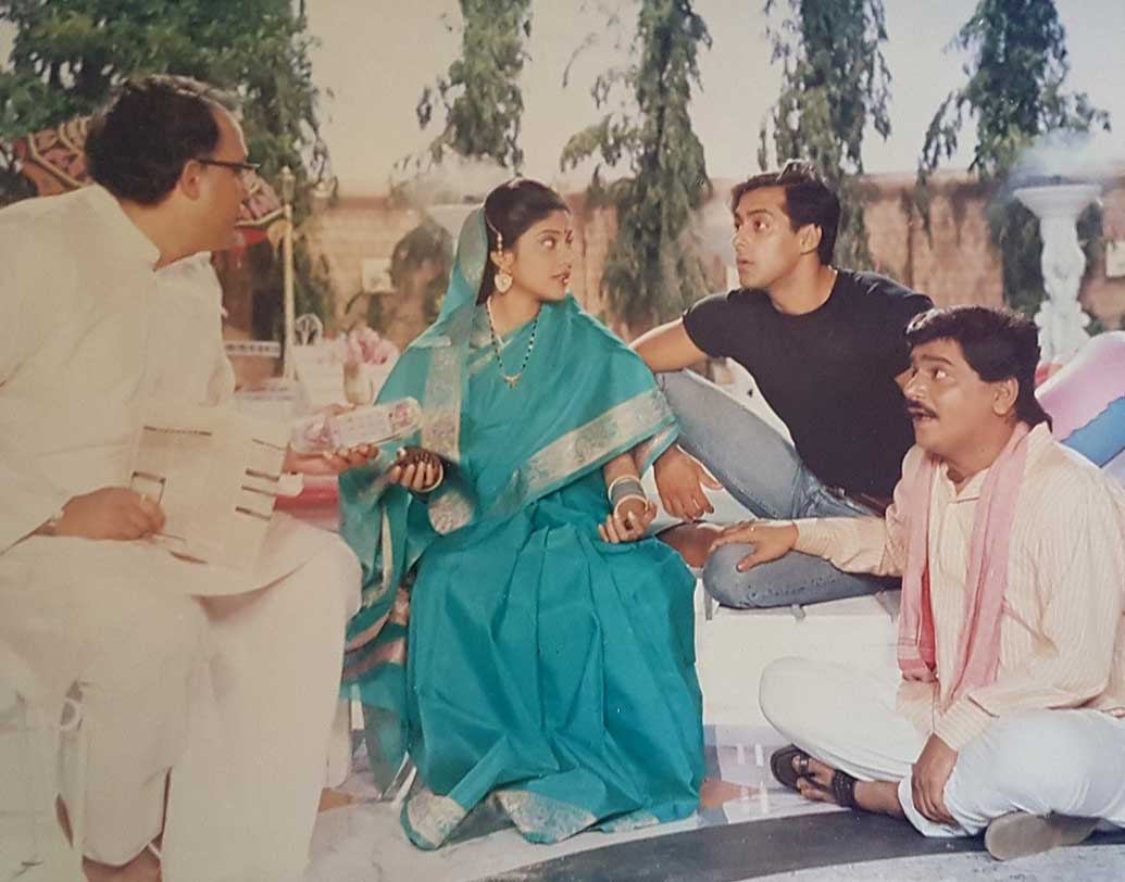 এরপর ‘হাম আপকে হ্যায় কৌন’, ‘আরজু’, ‘সাজন’, ‘বেটা’, ‘আনাড়ি’, একের পর এক বক্স অফিস সফল ছবির সঙ্গে জুড়ে গিয়েছে লক্ষ্মীকান্তের নাম। তাঁকে বলা হত ‘কমেডি কিং’ বা ‘কমেডি সুপারস্টার’।