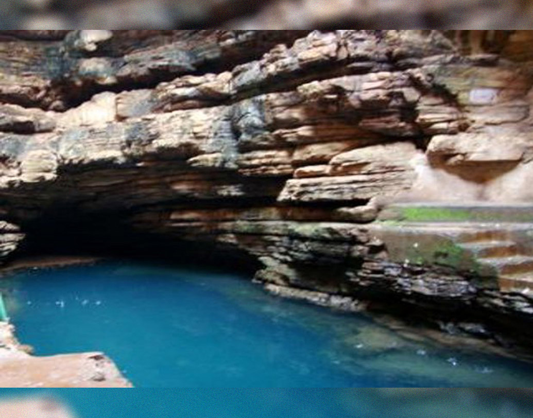 ভীমকুণ্ড দেখতে একটা সাধারণ জলাশয়ের মতোই। কিন্তু স্থানীয় বাসিন্দাদের দাবি, এটা কোনও সাধারণ জলাশয় নয়। এই জলাশয় নাকি এশিয়া মহাদেশে আসন্ন প্রাকৃতিক বিপর্যয়ের সঙ্কেত দেয়। তাঁদের আরও দাবি, প্রাকৃতিক বিপর্যয়ের আঁচ পেলেই ভীমকুণ্ডের শান্ত জলে একটা আলোড়ন শুরু হয়ে যায়।