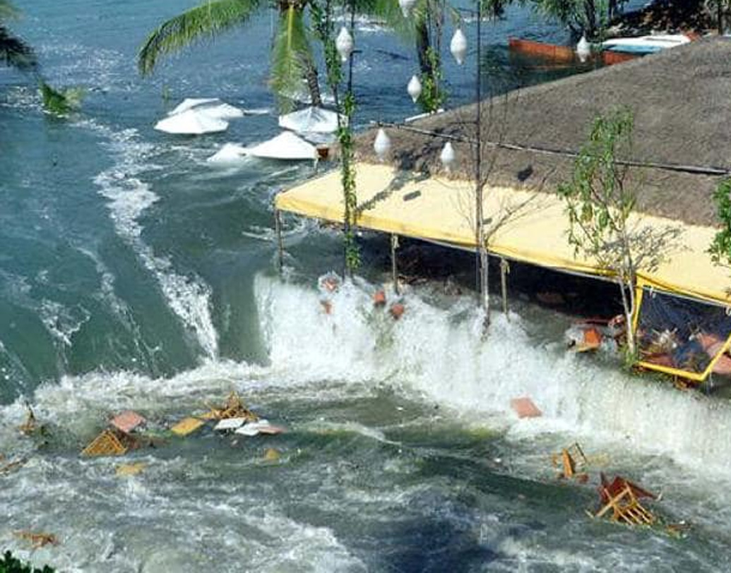 ২০০৪-এর সুনামির সময় ভীমকুণ্ডের এই ‘অদ্ভুত ক্ষমতা’ চোখে পড়ে স্থানীয়দের। তাঁদের দাবি, সেই সময় শান্ত ভীমকুণ্ডের জল নাকি প্রায় ১৫ ফুট উঁচুতে উঠেছিল।