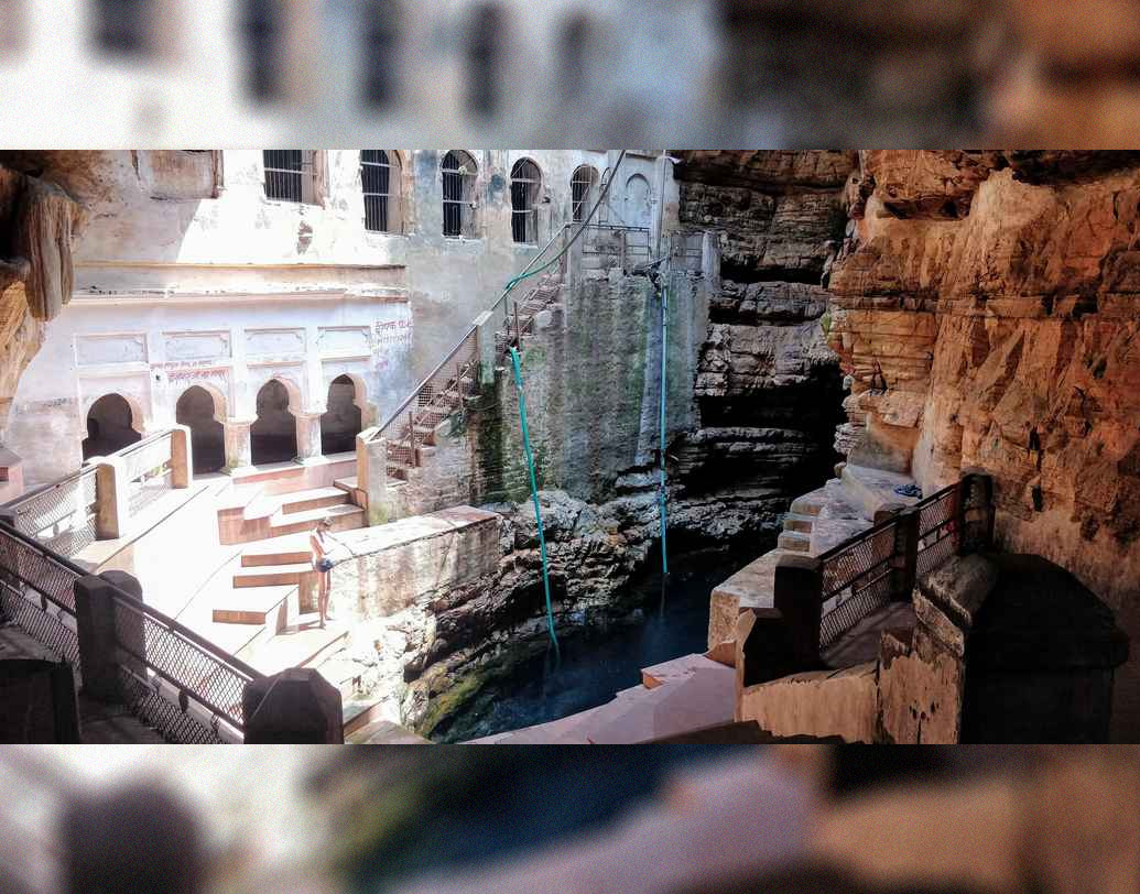 ভীমকুণ্ড নাম কেন হল, এই কাহিনিও কম আকর্ষণীয় নয়। মহাভারতের সময়ের সঙ্গে এই জলাশয়ের নাম জড়িয়ে আছে।