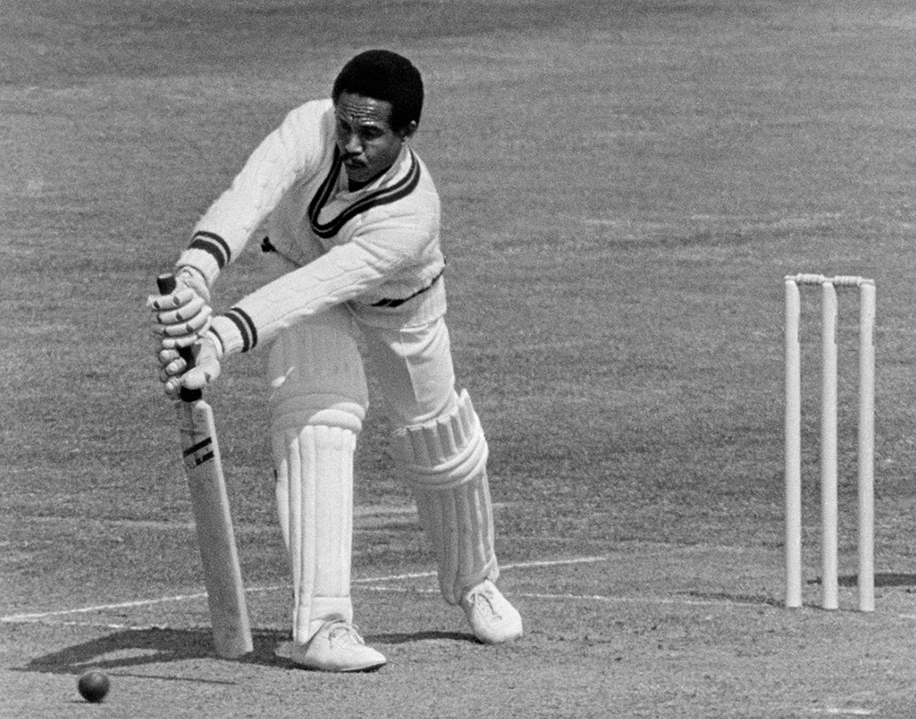 গ্যারি সোবার্স-কিংবদন্তি ক্যারিবিয়ান অলরাউন্ডার সারা জীবনে খেলেছেন ৯৩টি টেস্ট। সংগ্রহ ৮০৩২ রান এবং গড় ৫৭.৭৮। কিন্তু ৬৮টি টেস্ট শেষে ব্যাটিং গড়ের বিচারে তিনি দ্বিতীয়। তাঁর গড় ছিল ৬২.০৫।