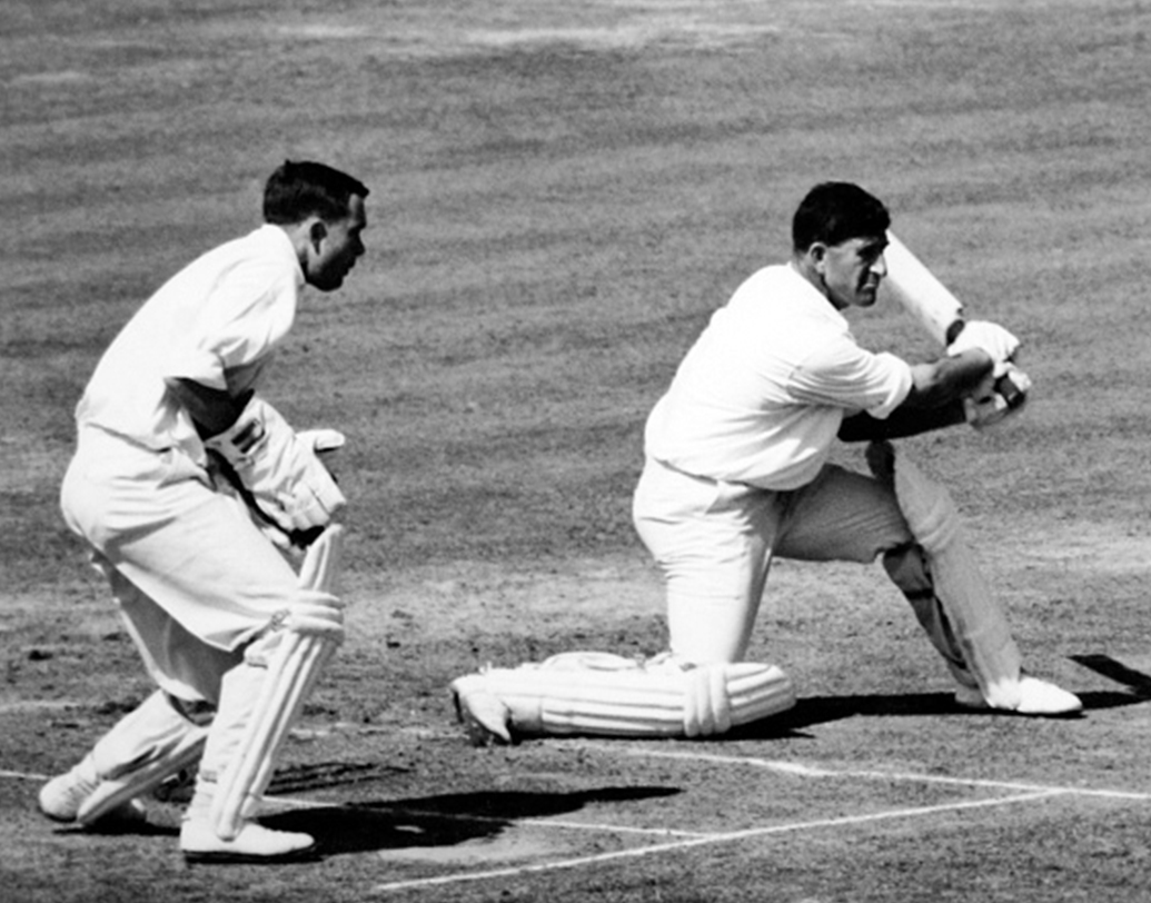 কেন ব্যারিংটন- ১৯৫৫ সালে খেলেছিলেন প্রথম টেস্ট। ১৩ বছর ধরে ৮২ টেস্টে সংগ্রহ ৬৮০৬ রান, গড় ৫৮.৬৭। ৬৮ টেস্ট শেষে তাঁর গড় ছিল ৫৭.১২। তালিকায় তিনি পাঁচ নম্বরে।
