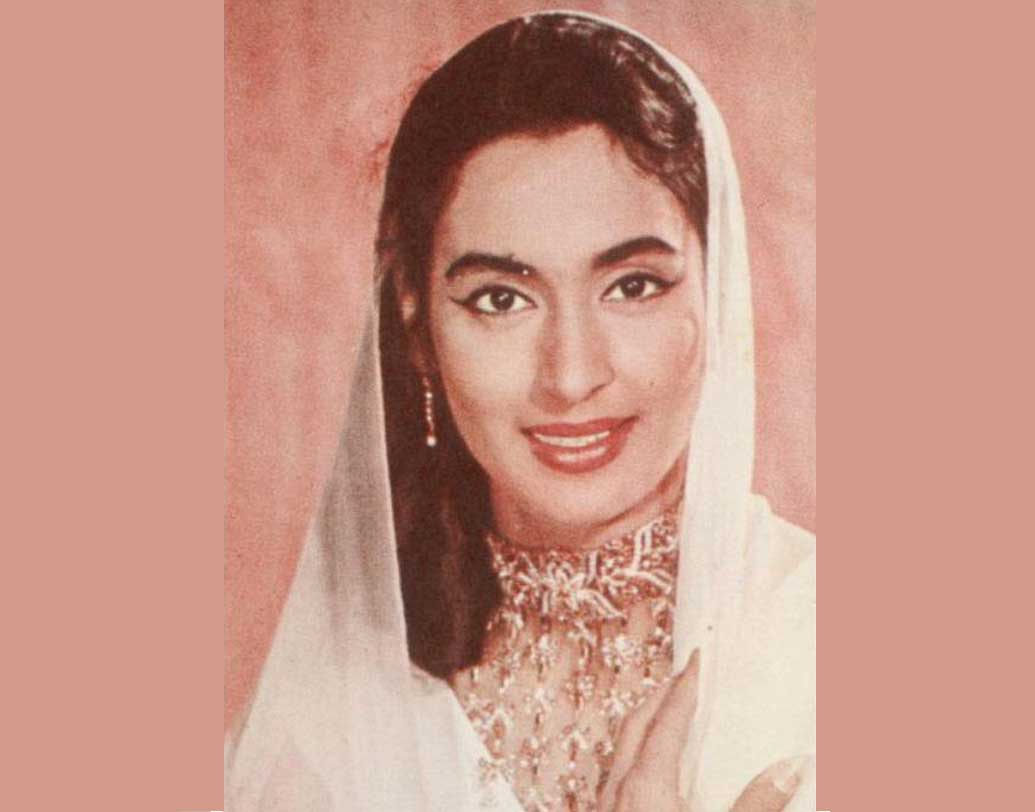 ‘বন্দিনী’, ‘মিলন’ এবং ‘সওদাগর’ ছবির জন্য তিনি হিন্দিতে বিএফজেএ পুরস্কার লাভ করেন। জীবদ্দশায় তাঁর অভিনীত শেষ মুক্তিপ্রাপ্ত ছবি ছবি ‘কানুন আপনা আপনা’ হলে এসেছিল ১৯৮৯ সালে। ১৯৯১ সালে ক্যানসারে আক্রান্ত হয়ে প্রয়াত হন নূতন। মৃত্যুর পরেও মুক্তি পেয়েছিল নূতনের দু’টি ছবি।