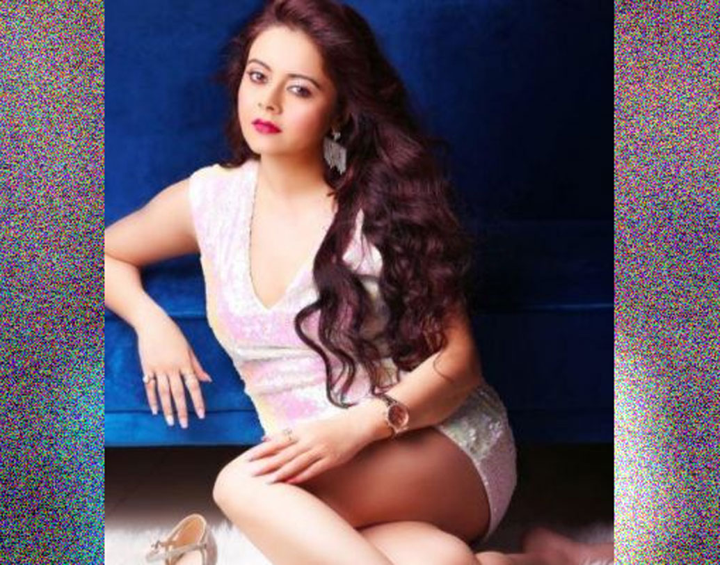 দেবলীনা ভট্টাচার্য: গোপী বহুকে নিশ্চয় মনে রয়েছে! শোনা যাচ্ছে, এ বার সেই গোপী বহুকেই দেখা যাবে বিগ বস ১৩-এ। বলিউডে যত টেলি অভিনেত্রী রয়েছেন, তাঁর মধ্যে দেবলীনার পারিশ্রমিক সবচেয়ে বেশি।