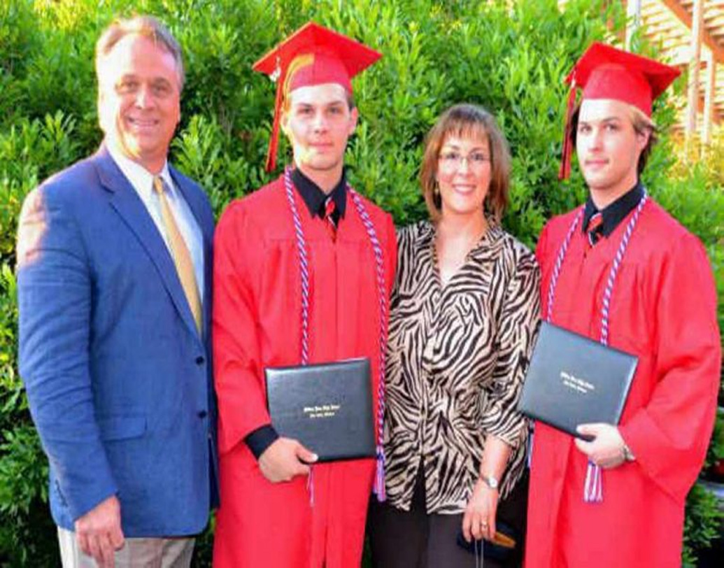 দুই ভাইয়ের মধ্যে জ্যাকব সোশ্যাল মিডিয়ায় অনেক বেশি পরিচিত। অ্যাডম নিজের সম্বন্ধে তথ্য খুব বেশি প্রকাশ্যে আনেন না। জানা যায়, তিনি বর্তমানে অন্টারিও শহরে থাকেন। জ্যাকব পড়াশোনা করেন ইউনিভার্সিটি অব ডেলওয়ার-লার্নার কলেজ অব বিজনেস অ্যান্ড ইকনমিক্স থেকে। পরে তিনি হোটেল ম্যানেজমেন্টে স্নাতক ডিগ্রি লাভ করেন। স্নাতকোত্তর স্তরে প্রশিক্ষণ নেন কালিনারি ম্যানেজমেন্টে।