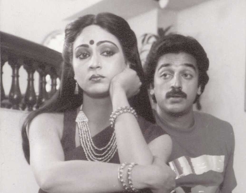 স্কুলের একটি নাটকে অভিনয়ের সময়ে তামিল পরিচালক ভারতীরাজার চোখে পড়ে যান। তিনি ছিলেন দর্শকাসনে। রতির বাবার সঙ্গে কথা বলে তিনি অনুমতি চান। তাঁর পরের ছবিতে মেয়েকে অভিনয় করতে দিতে রাজি হন রতির বাবা। কিন্তু শর্ত ছিল, সিনেমার শুটিং শেষ করতে হবে এক মাসের মধ্যে।