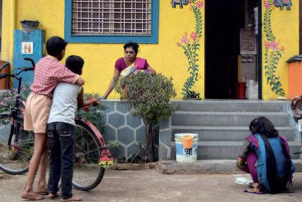 এখানকার মানুষের বিশ্বাস, শনি দেবতা তাঁদের রক্ষা করবেন। শোনা যায়, আজ পর্যন্ত কোনও দিন চুরি হয়নি এই গ্রামে। গ্রামবাসীদের বিশ্বাস, কেউ যদি চুরি বা অপরাধ করার সাহস দেখায় তার জন্য তাঁকে পস্তাতে হবে। সারা জীবনের জন্য দৃষ্টিশক্তি হারাবেন তিনি।