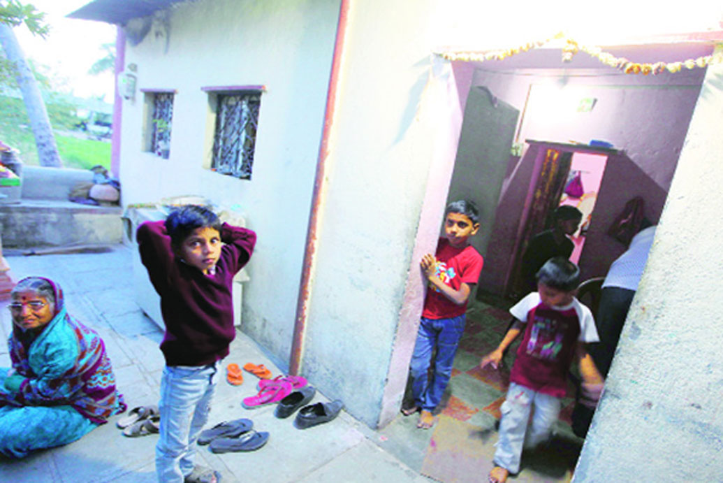 গ্রামবাসীদের বিশ্বাস, যদি কোনও ব্যক্তি চুরি করেন বা কোনও অসৎ কাজ করেন তাহলে তাঁর সাড়ে সাতি দশা চলবে। অর্থাৎ পরবর্তী সাড়ে সাত বছর ধরে তিনি এবং তাঁর পরিবার দুর্ভাগ্য ভোগ করবেন। মামলা মোকদ্দমা ফাঁসা, পথ দুর্ঘটনা, মৃত্যু বা ব্যবসায় ক্ষতি— এরকম যে কোনও দুর্ভাগ্য তাঁর পরিবারে নেমে আসবে।