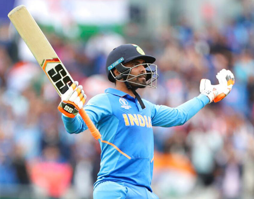 রবীন্দ্র জাডেজা- তিনি দলে থাকা মানে ব্যাট, বল এবং ফিল্ডিং তিন বিভাগেই দুর্দান্ত একজন প্লেয়ারকে নিয়ে মাঠে নামা। ভারত ন’নম্বরেও একজন ভাল ব্যাটসম্যান পেতে পারে তিনি দলে থাকলে।