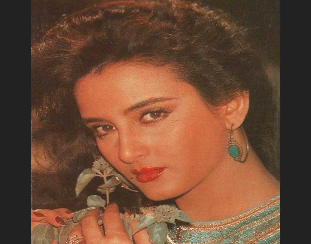 মাত্র ১৭ বছর বয়সে শুরু করেছিলেন কেরিয়ার। টিনসেল টাউনের ব্যস্ত জীবনে মাঝে মাঝে ক্লান্ত হয়ে পড়তেন ফারহা। সে সময় মানসিক ভরসা পেতেন বিন্দু দারা সিংহের কাছে। এক ছবির সেটেই দারা সিংহের ছেলে বিন্দুর সঙ্গে আলাপ ফারহার।