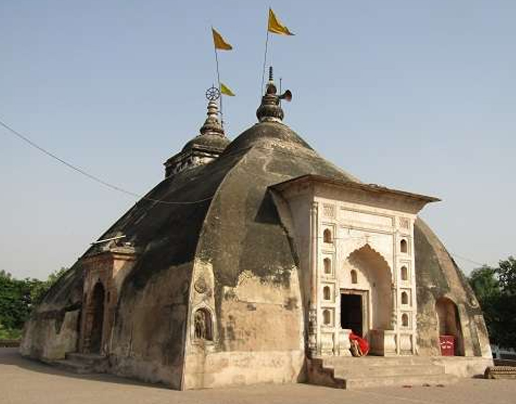 শতাব্দীপ্রাচীন মন্দিরটি রয়েছে উত্তরপ্রদেশের কানপুরের ভিতরগাঁও বেহাতার ঘতমপুর এলাকায়।