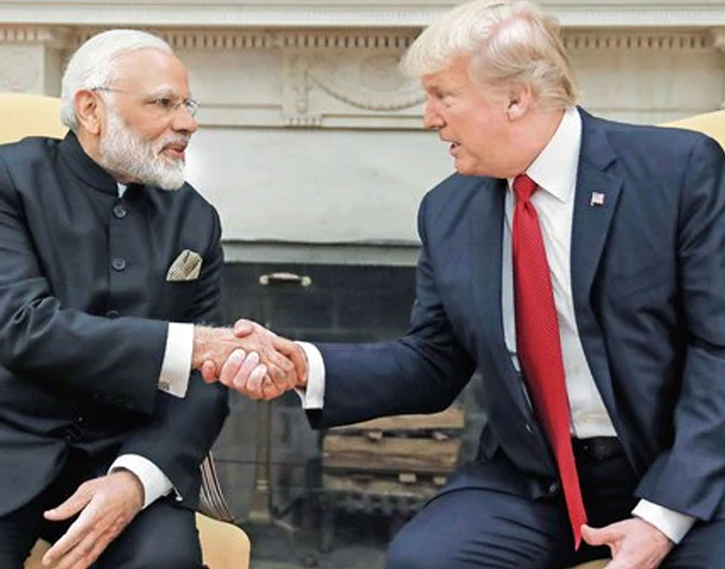 প্রথমে অবশ্য ডোনাল্ড ট্রাম্পের যোগদান নিয়ে ধোঁয়াশা ছিল। তবে পরে বিবৃতি জারি করে হোয়াইট হাউস জানিয়ে দেয়, মার্কিন প্রেসিডেন্ট মোদীর সভায় আসবেন।