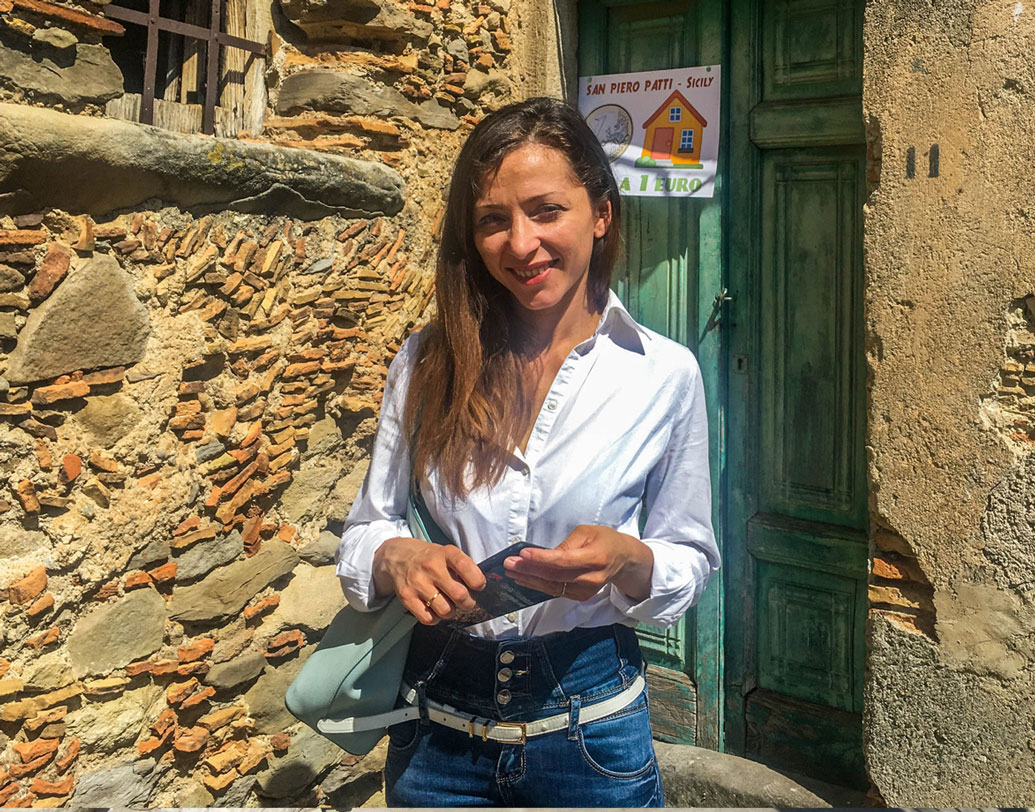 বেশিরভাগ সময়টাই জার্মানিতে কেটেছে তাঁর। সম্প্রতি তিনি স্থির করেছিলেন, এ বার শহরের বন্ধুবান্ধবদের সঙ্গে বাকি জীবনটা সান পিয়েরোতেই কাটাবেন। কিন্তু শহরে ফিরে তিনিও হতবাক। যাঁদের সঙ্গে ছোট থেকে খেলাধুলো করে বড় হয়েছিলেন তিনি, তাঁদের বেশিরভাগই এলাকা ছেড়েছেন! তাঁর দলের মাত্র দু’জন যুবতী বর্তমানে রয়ে গিয়েছেন। তাঁরাও নাকি সুযোগ খুঁজছেন এলাকা ছাড়ার।