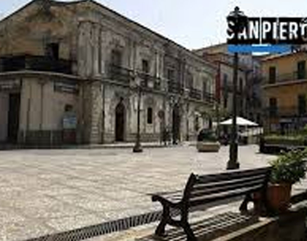 এই হারে এলাকা খালি হতে থাকলে খুব দ্রুত এটা ভুতুড়ে শহর বা গোস্ট টাউনে পরিণত হবে! যা আটকাতে প্রাণপণ চেষ্টা করে চলেছেন মেয়র এবং শহরবাসী। সম্প্রতি নতুন ভাবনা বার করেছেন তাঁরা। কম টাকায় বাড়ি বিক্রি। অর্থাৎ শহরের যে সমস্ত পরিত্যক্ত বাড়ি রয়েছে, বা এমন বাড়ি যা মালিকের খুব একটা কাজে লাগে না, সেগুলো সবই লোভনীয় দামে বিক্রি করে দেওয়া।