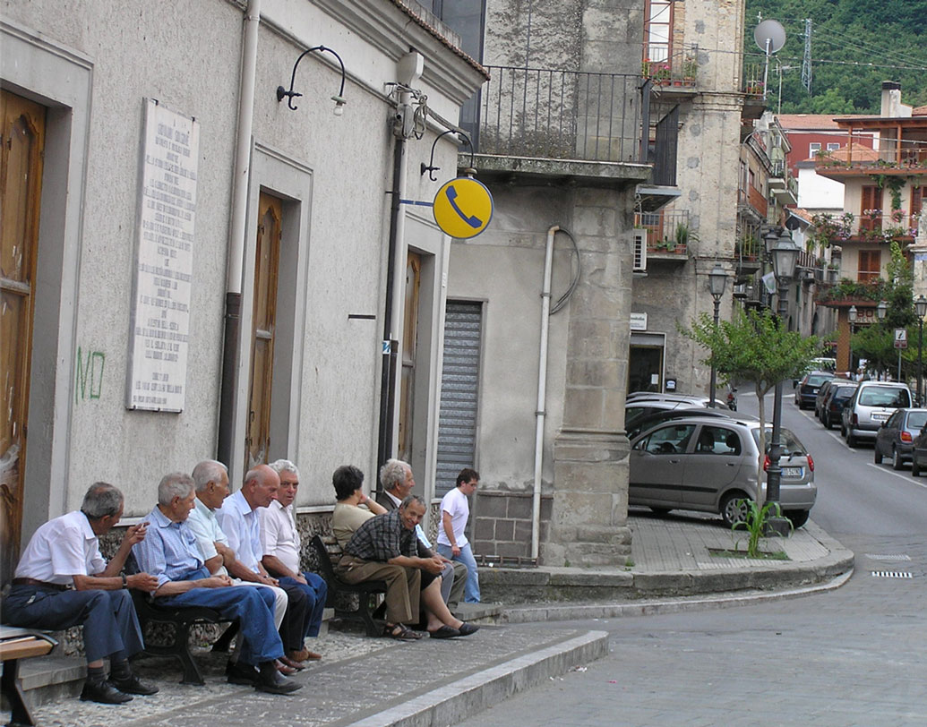 প্রতিবেশী শহর গ্যাঙ্গির মতো সান পিয়েরোও ফের ভরে উঠবে, শহর ছেড়ে চলে যাওয়া সমস্ত ইয়ং ছেলেমেয়েরা ফের তাঁদের বাড়ি ফিরতে পারবেন, এই আশা নিয়েই এখন বেঁচে রয়েছে ইতালির এই ছোট শহর।