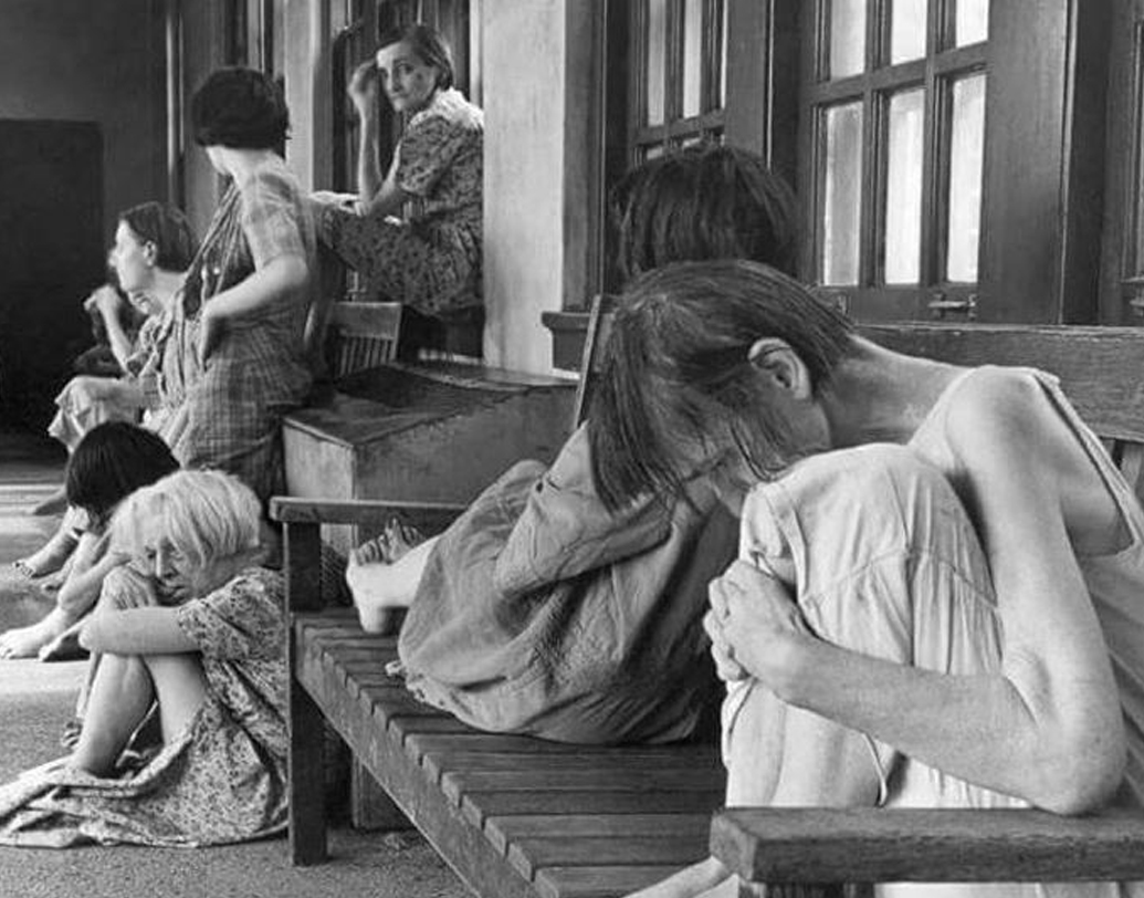 শুধুমাত্র মানসিক প্রতিবন্ধীই নন, অটিস্টিক মানুষদেরও রাখা হত ওই হাসপাতালে। এ ছাড়াও সমাজের কুখ্যাত দুষ্কৃতীদেরও সংশোধনের জন্য নিয়ে যাওয়া হত ওই অ্যাসাইলামে।