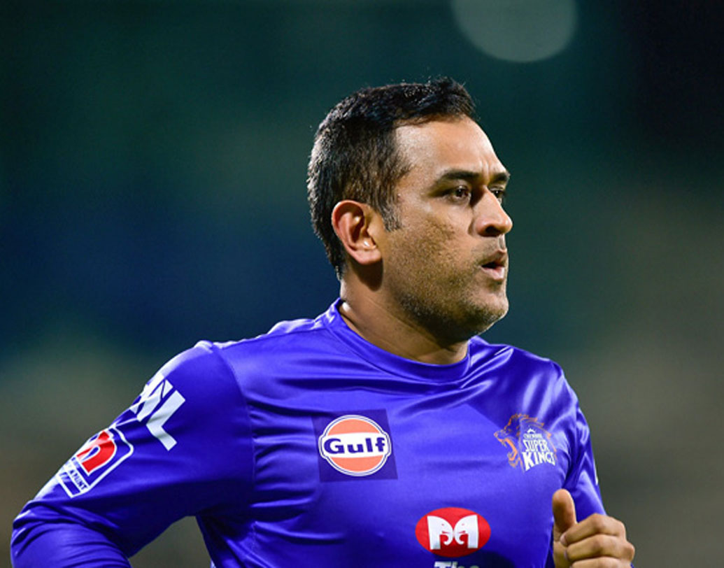 স্পোর্টস ম্যানেজমেন্ট সংস্থায় মালিকানা প্রসঙ্গে প্রাক্তনদের তুমুল সমালোচনার মুখে পড়েন ধোনি। তবে ওই সংস্থা জানায়, বিতর্কের আগে সংস্থায় ধোনির শেয়ার থাকলেও, সেই সময় তা ছিল না। তবে তথ্য যাচাই করে অন্য রকমের প্রমাণ সামনে আসে। যদিও এ নিয়ে বেশি জলঘোলা হয়নি।