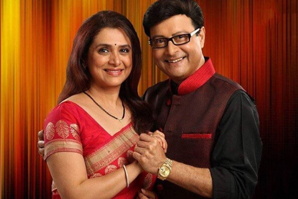 মনে মনে যিনি প্রেম প্রস্তাব গোপনে রাখার আপ্রাণ চেষ্টা চালিয়েছিলেন তিনি সচিন পিলগাঁওকর। অভিনেতা এবং পরিচালক। আর যাঁকে দেখে তাঁর মন প্রেমের সমুদ্রে ডুব দিয়েছিল, তিনি সুপ্রিয়া।