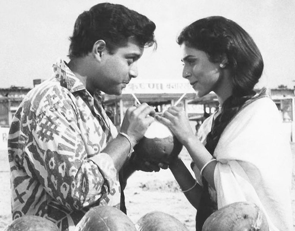 অত্যন্ত দায়িত্বশীল সুপ্রিয়া দ্রুত সব কিছু শিখে নিচ্ছিলেন। তাঁর ভীষণ সাবলীল অভিনয় দেখে প্রথম দিন থেকেই সুপ্রিয়াকে ভাল লেগে গিয়েছিল সচিনের।