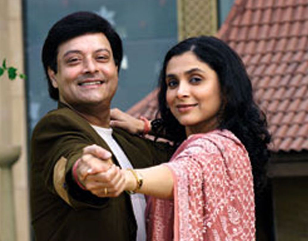 দু’জনের প্রেমের সূত্রপাত সেই থেকেই। কিন্তু এটা জানার পর বাড়িতে ঠিক কী প্রতিক্রিয়া হবে তা কিছুতেই বুঝে উঠতে পারছিলেন না সুপ্রিয়া। একে তো তাঁর বয়স তখন ১৬ বছর, আর সচিনের ২৭। তাঁর উপর সচিন তখন ইন্ডাস্ট্রিতে বেশ নাম করেছেন।