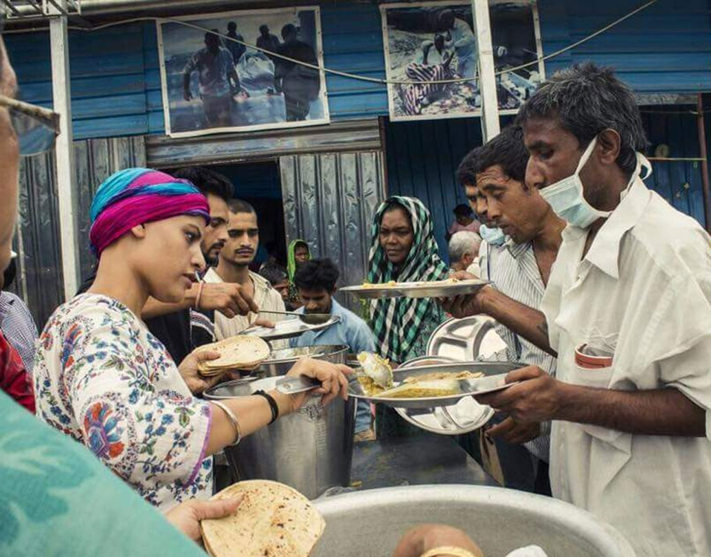 সে সময় প্রতি মাসে ৪০০০ টাকা মাইনে পেতেন তিনি। পড়াশোনা না জানা তাঁর কেরিয়ারে বাধা হতে পারেনি। দ্রুত সব কিছু শিখে নিয়েছিলেন তিনি।