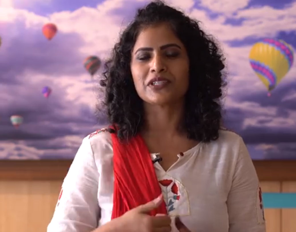 কিন্তু বিয়ের পাঁচ মাসের মধ্যে বোনের মৃত্যু হয়। অভিযোগ, তাঁর স্বামীই তাঁকে খুন করেন। এতদিন যে শক্তি নিয়ে সমস্ত প্রতিকূলতার বিরুদ্ধে লড়ে যাচ্ছিলেন, সেই আঁচল কিছুতেই মেনে নিতে পারছিলেন না বোনের মৃত্যু। বিধ্বস্ত মন নিয়েও বিচারের জন্য লড়াই চালিয়ে গিয়েছেন।