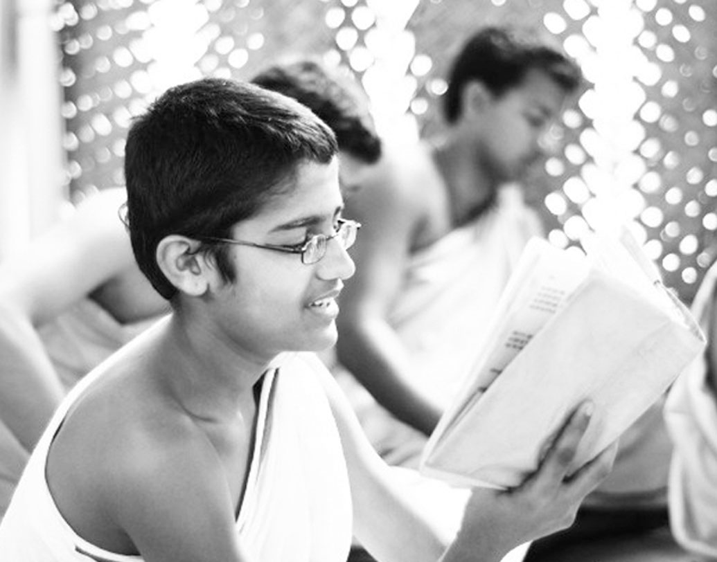 ১০ দিনের এই ওয়ার্কশপই গ্রামের চিন্তাধারা সম্পূর্ণ বদলে দিয়েছিল। সংস্কৃতের প্রতি গ্রামবাসীদের কতটা আগ্রহ ছিল, তা ওই ওয়ার্কশপেই প্রকাশ পেয়েছিল। দলে দলে ওয়ার্কশপে যোগ দিয়েছিলেন গ্রামবাসীরা। সেই থেকেই শুদ্ধ সংস্কৃত ভাষার প্রচলন ওই গ্রামে।