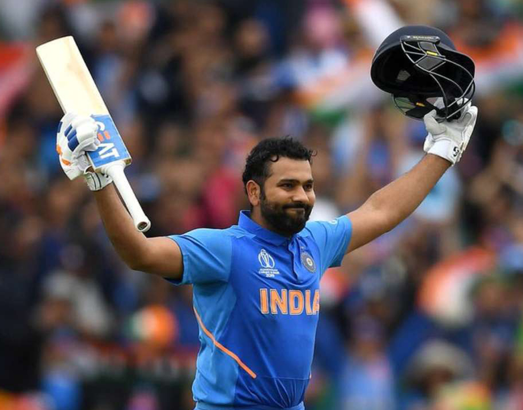 রোহিত শর্মা- মোহালিতে দু’টো ছক্কা হাঁকালেও বড় রান পাননি। ফেরেন মাত্র ১২ রানেই। বেঙ্গালুরুতে কি‘রো-হিট’বড় রান করবেন? এই ফরম্যাটে সবচেয়ে বেশি রানের রেকর্ড ছিনিয়ে নিতে পারবেন বিরাট কোহালির থেকে?