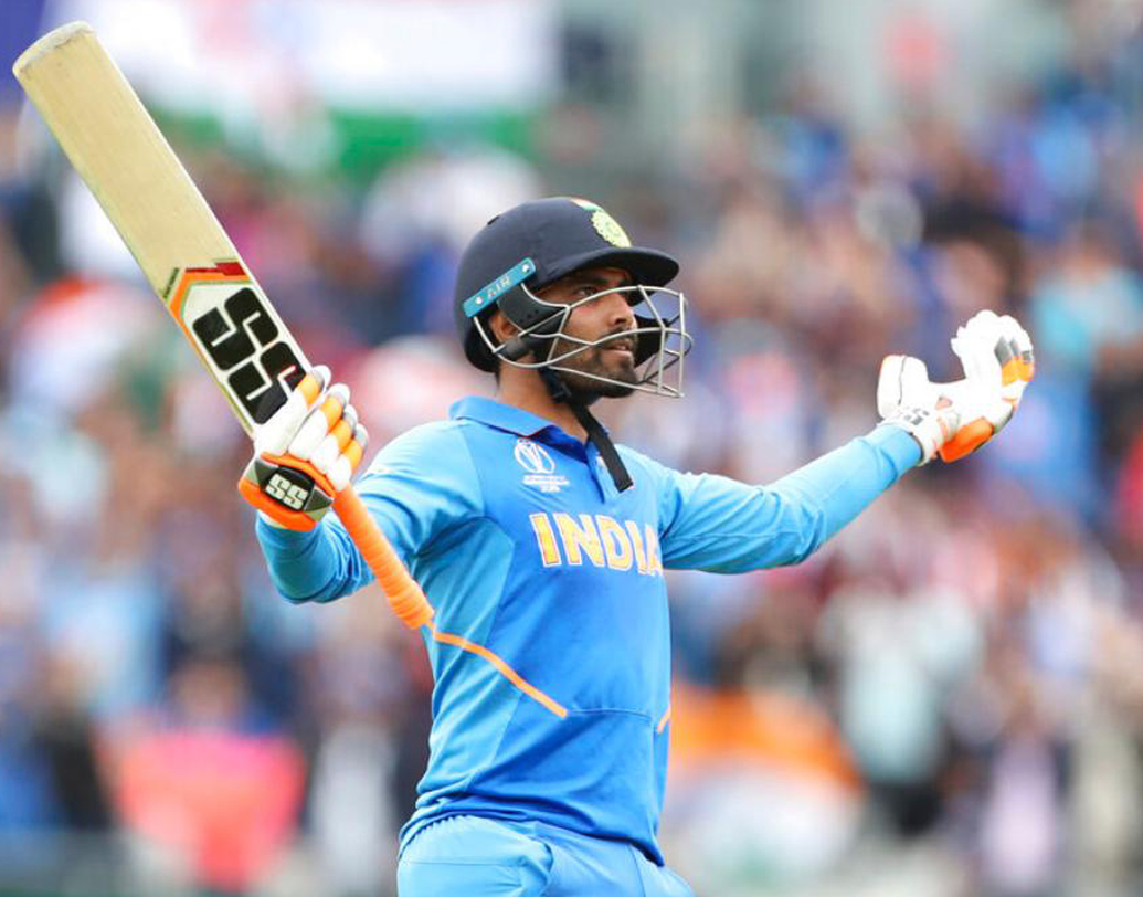 রবীন্দ্র জাডেজা- তিনি দলে থাকা মানে ব্যাটিং, বোলিং এবং ফিল্ডিং তিন বিভাগেই দুর্দান্ত একজন প্লেয়ারকে নিয়ে মাঠে নামা। মোহালিতে চার ওভারে ৩১ রান দিয়ে নিয়েছিলেন এক উইকেট।