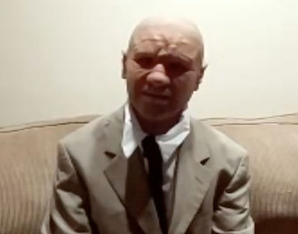 এই নিয়ে প্রচুর ফিল্ম হয়েছে। রয়েছে প্রচুর প্রশ্ন এবং জল্পনা। কিন্তু টাইম ট্রাভেল কি বাস্তবেও সম্ভব? বিজ্ঞানীরা এখনও তেমন ভাবে আশার বাণী না শোনালেও, নানা সময়ে নানা লোক টাইম ট্রাভেলের ‘গল্প’ শুনিয়েছেন আমাদের। তাঁদেরই একজন আলেকজান্ডার স্মিথ। যিনি নিজেকে মার্কিন গোয়ন্দা সংস্থার সিআইএ-র টাইম ট্রাভেলের গোপন মিশনের অংশ বলে দাবি করেছেন।