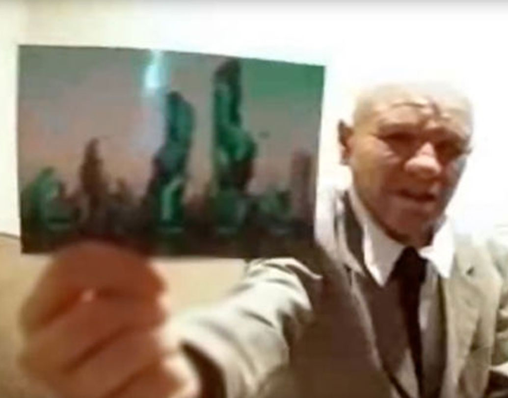 সেটা আসলে একটি শহরের ছবি। ছবিটা বেশ ঝাপসা। দেখে মনে হচ্ছে, অদ্ভুত আকারের লম্বা লম্বা কতগুলো বাড়ি দাঁড়িয়ে। স্মিথের দাবি ছিল, ওগুলোই ভবিষ্যতের বাড়ি। আঁকাবাঁকা আকারের, সবুজ রঙের। তাঁর দাবি, এই বাড়িগুলো বর্তমানের থেকে অনেক উন্নত প্রযুক্তির।